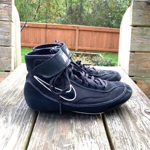 Nike Speedsweep VII wrestling shoes black with white accents men’s size 7